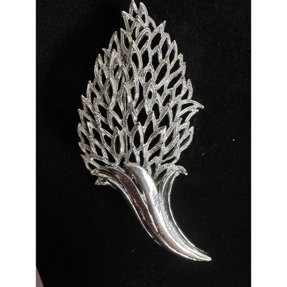 Vintage Signed CORO Silver Tone Large Textured Leaf ConeBrooch Pin SILVER TONE - Picture 2 of 11